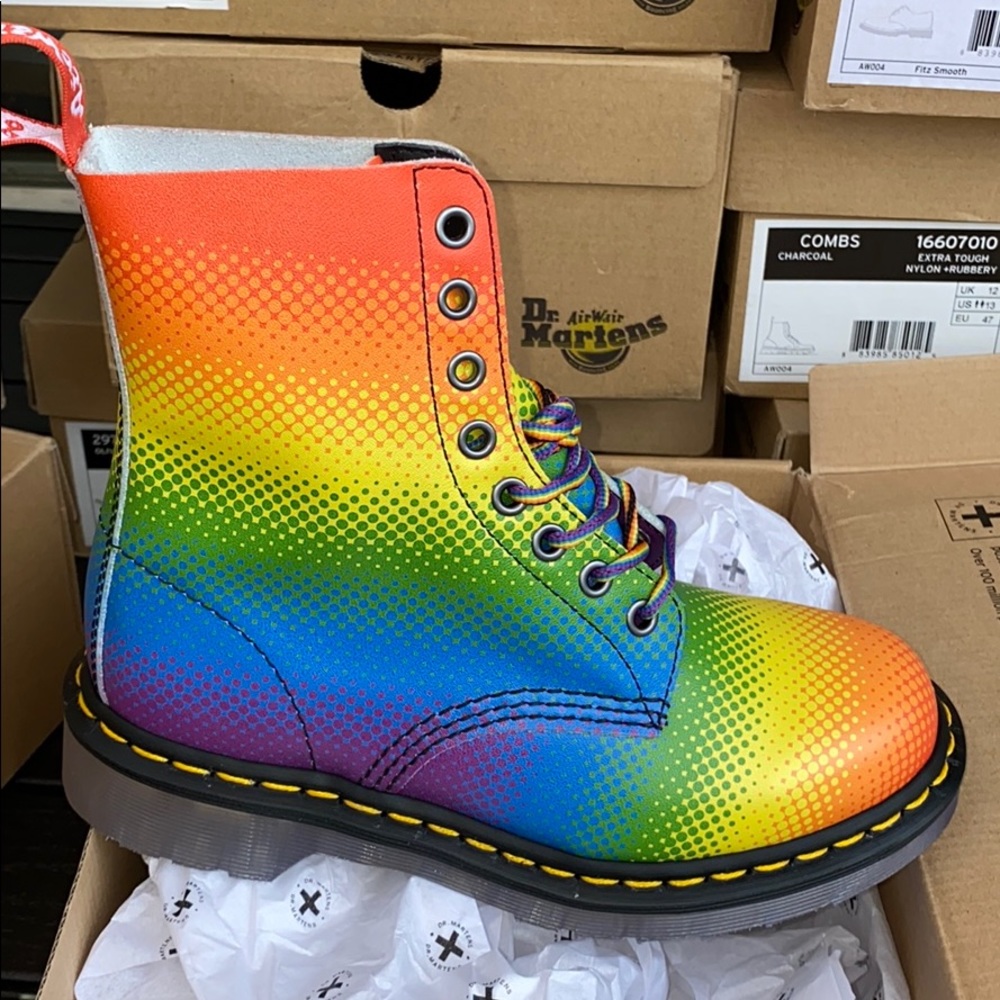 🔥DR MARTENS RAINBOW PASCAL PRIDE UNISEX NWT - Picture 10 of 14